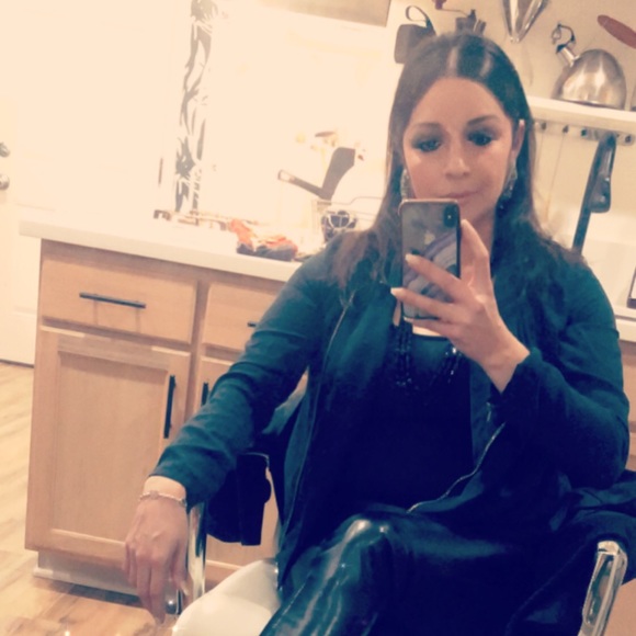 Meet your Posher, Ana - Picture 2 of 2